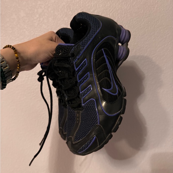 Nike - Picture 4 of 7